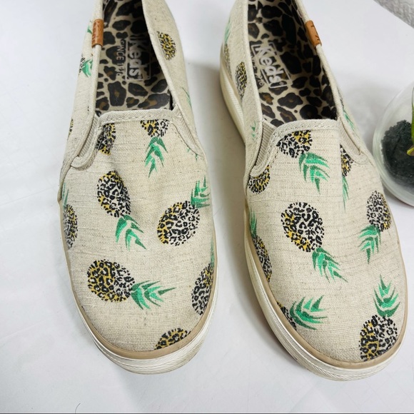Meds triple decker pineapple slip on sneaker - Picture 2 of 10